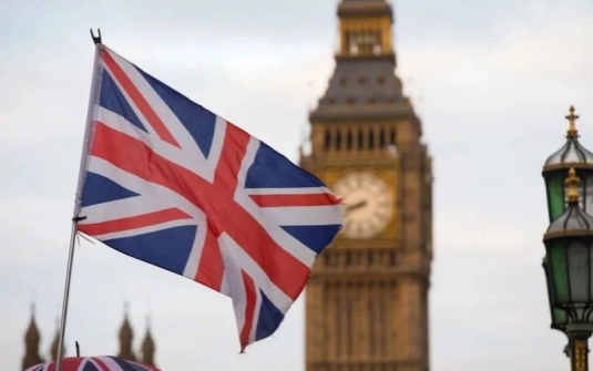 新生必读！2025英国留学生丝滑入境实用指南